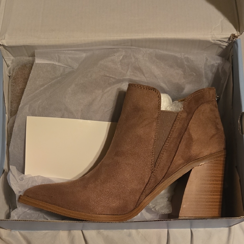Women's Tan Suede Ankle Boots